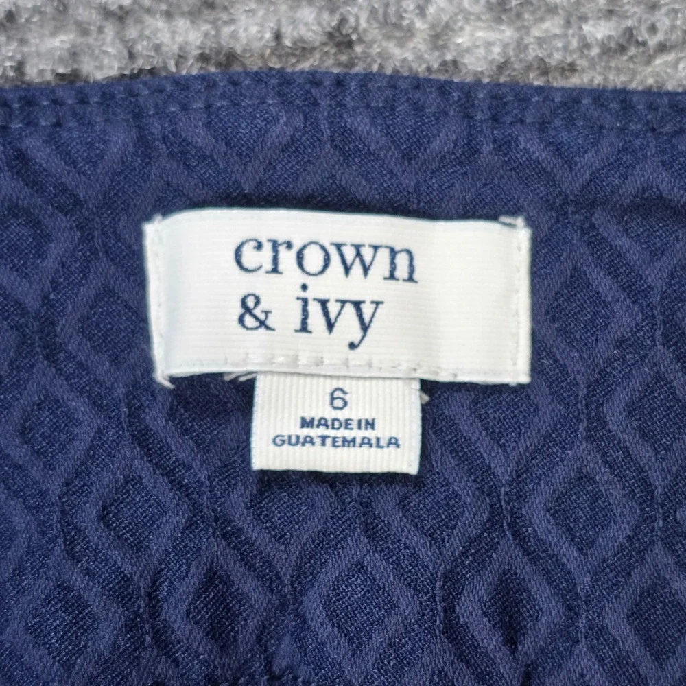Crown & Ivy Pull On Dress Pants‎ Women's Size 6 Navy Blue Textured Diamond Slim